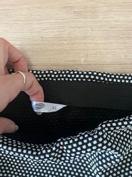 Bodkovaná sukňa, pepco,xs