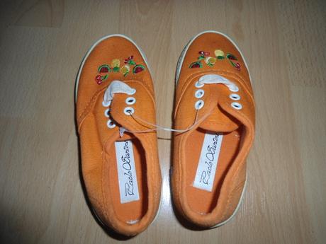 Oranzove vysivane cvicky, 27