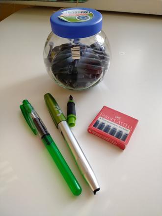 Bombičkové perá aj s náplňami, 