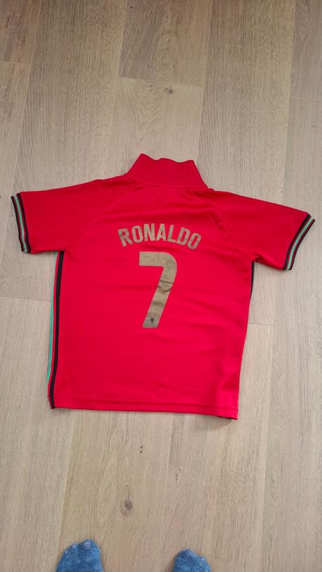 Ronaldo mez ako nove 128-134, 134