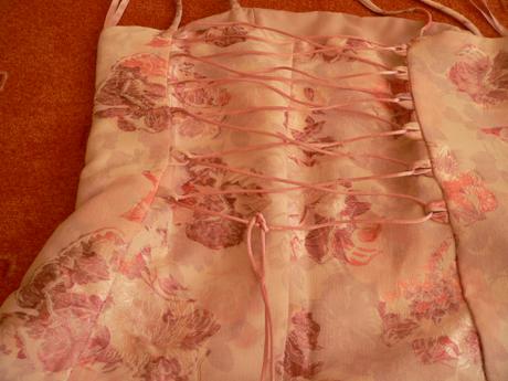 Kratke elegantne saty, 40