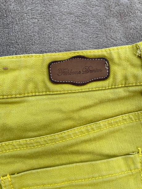 Riflové šortky horčicovej farbe, fishbone,m