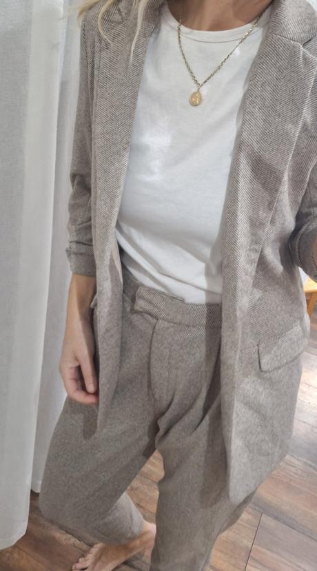 Komplet sako nohavice so zamykmi vel 36/38, reserved,m