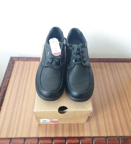 Čierne kožené topánky s membránou, baťa,45