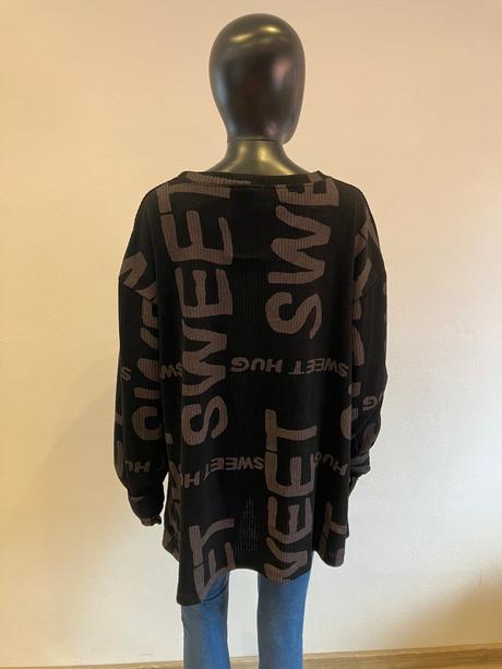 Mikina s nápismi a predĺženou zadnou časťou (uni), l / m / s / xl
