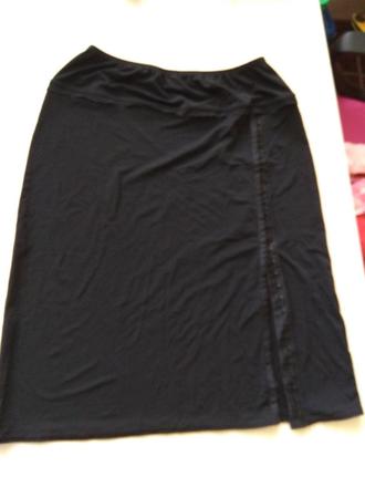 Čierna elastická sexi sukňa, m
