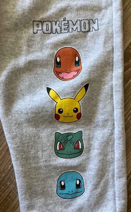 Pekné pokémon tepláčiky, sinsay,128