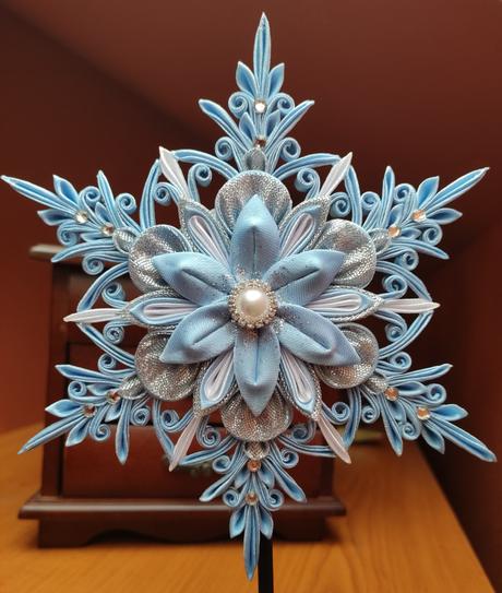 Špic na vianočný stromček vo forme vločky, 