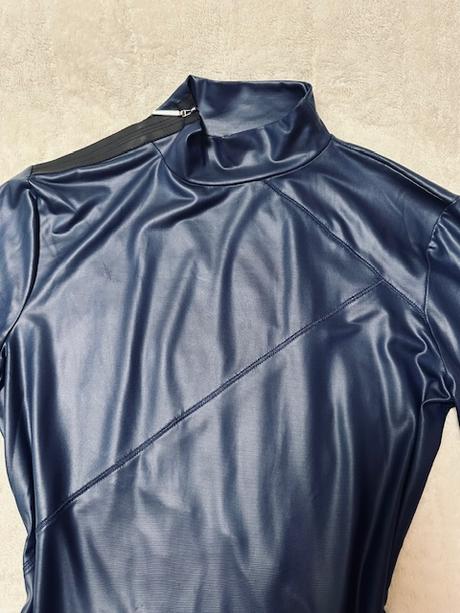 Tmavomodré tričko so zipsom na pleci zn. magenta, m