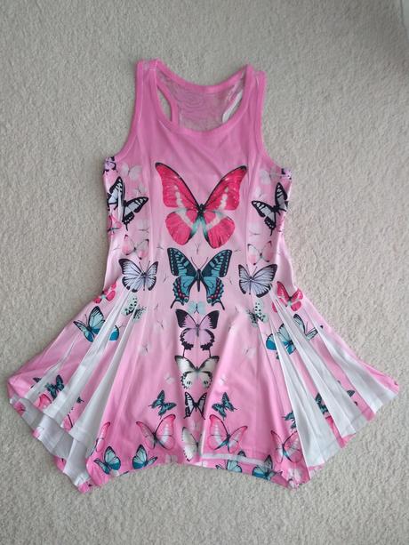 Šaty s motýlikmi, 122