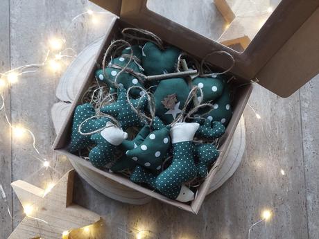 Vianočné ozdoby v darčkovom balení,