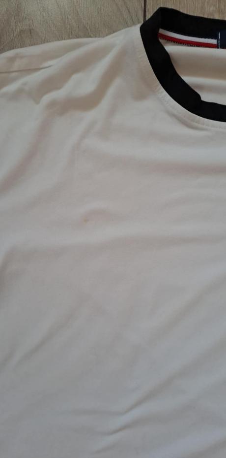 Tričko, sedí na l, l