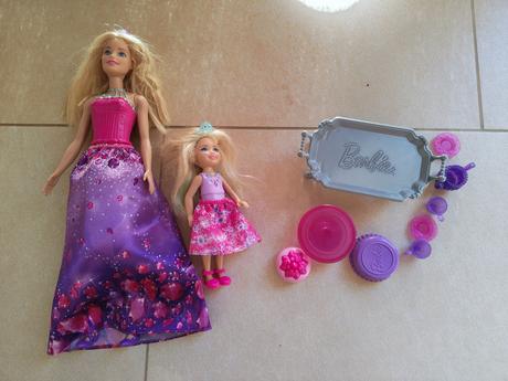 Barbie sada s tortou a stolovaním, 