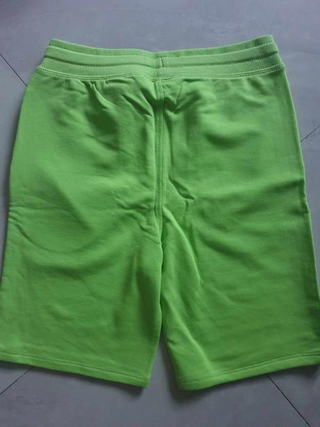 Kraťasy, zn . hm nové, h&m,152