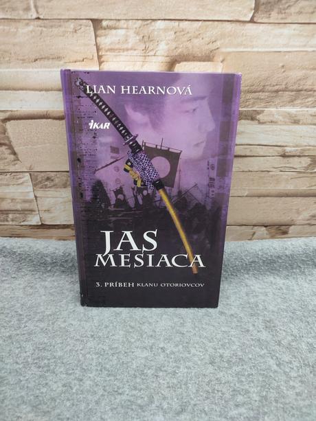 Jas mesiaca - lian hearnová, 