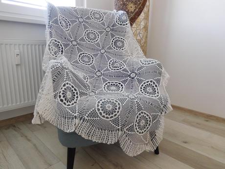 Veľký biely obrus ručne uháčkvaný biely, 