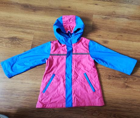 Pogumovaná bunda, 104