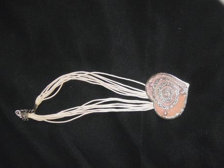 Náhrdelníky z kamienkov,