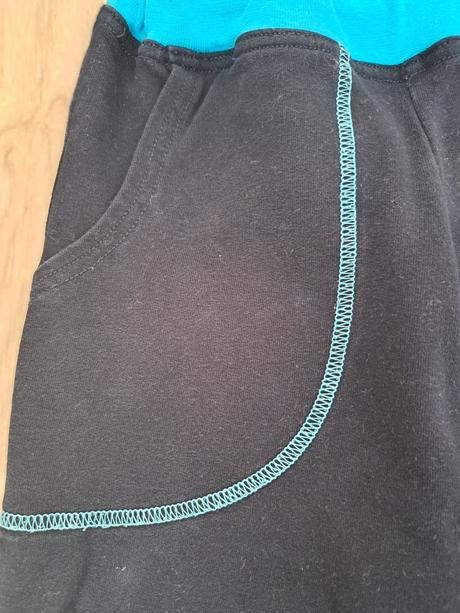 Tmavomodré tepláky, 92