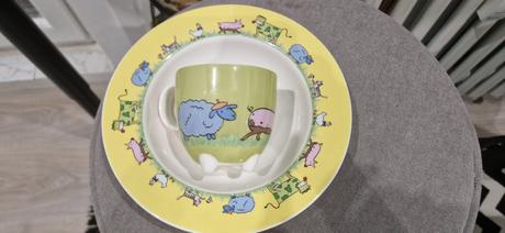 Komplet tanier+šáločka,