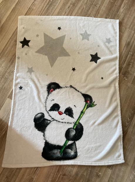 Krásna dečka  panda, 