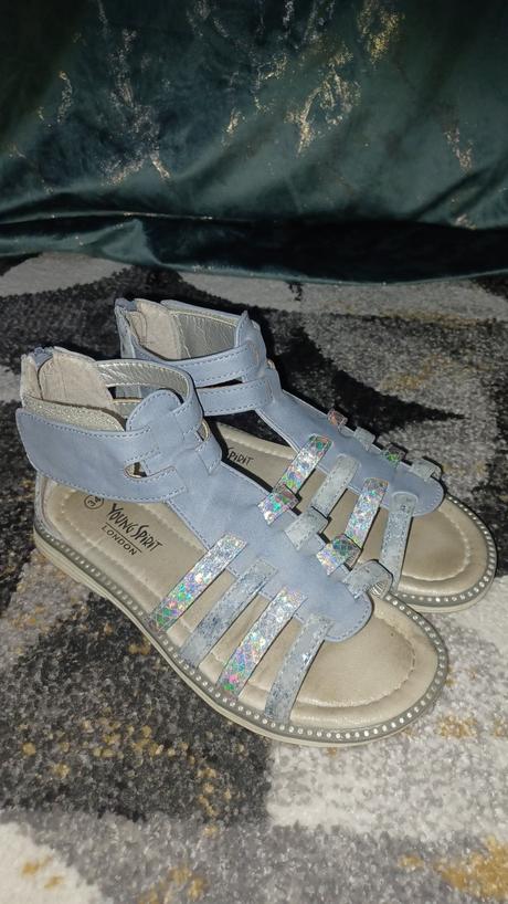 Sandálky, young spirit,34
