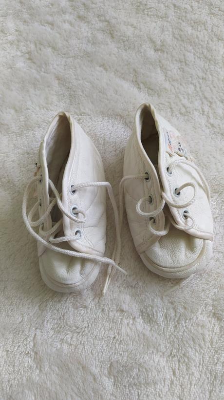 Biele kozene capacky, 