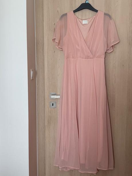 Večerné šaty vila, 38