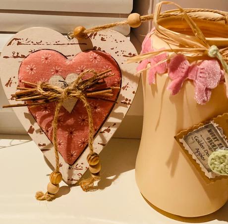 Dekorácia srdiečko na zavesenie,