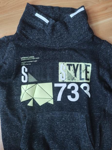 Ponúkam chlapčensku mikinu, 128