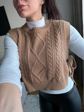 Svetríková vesta, s