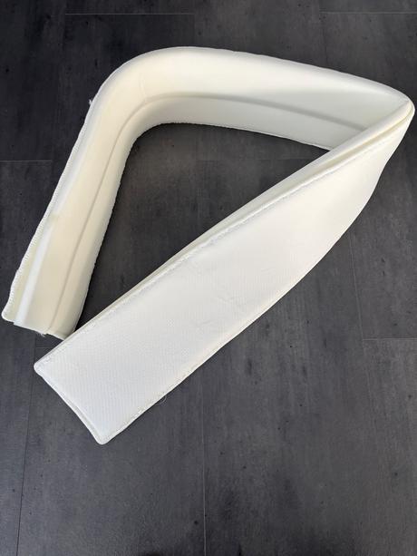 Spojovaci diel/klin medzi dva matrace, 