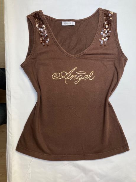 Dámske y2k tielko s kamienkovým nápisom, s