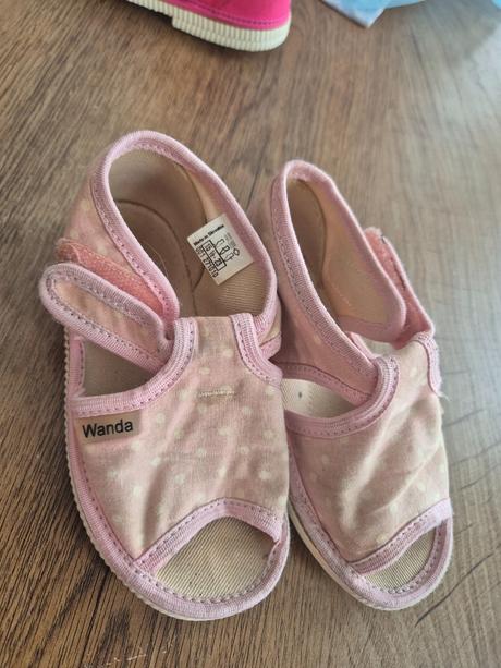 Papuče, wanda,23