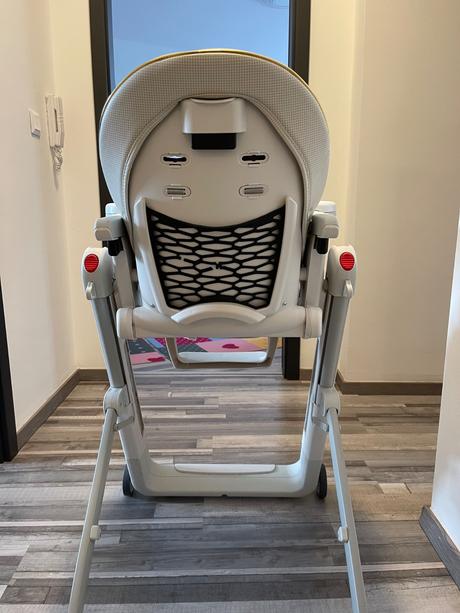 Polohovateľná stolička - krmítko, peg-pérego