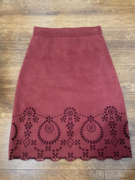 Sukňa s čipkou, s