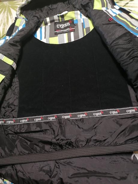 Lyžiarska bunda s čiapkou, s