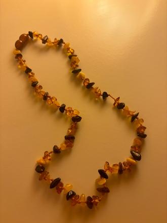 Jantárový náhrdelník pri prerezávaní zúbkov, 
