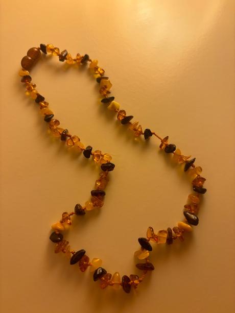 Jantárový náhrdelník pri prerezávaní zúbkov, 