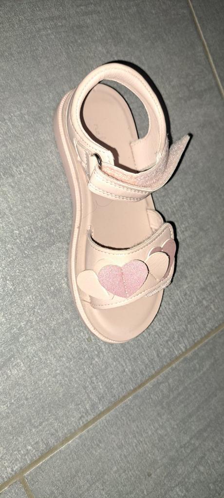 Sandal, cupcake,27