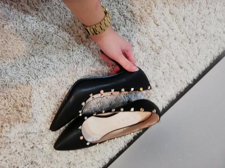 Čierne lodičky, 37