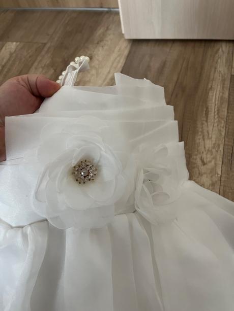 Príležitostne šaty pre dievča, 104