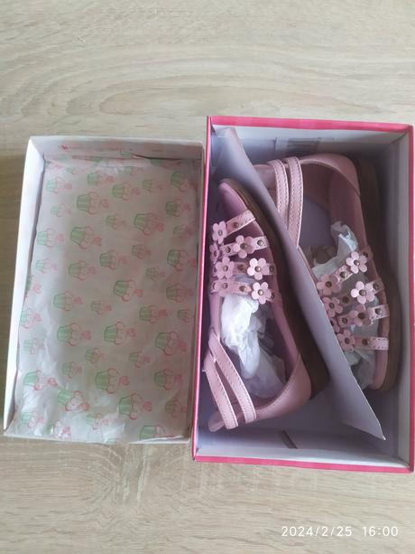 Sandálky v top stave, vel.26, cupcake,26