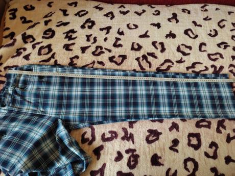 Elegantne modre karovane nohavice urban outfitters, m