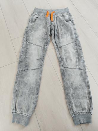 Predám riflové teplaky, chapter young,152