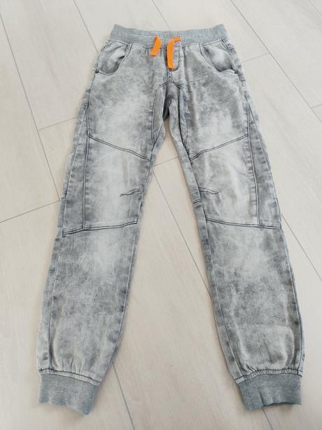 Predám riflové teplaky, chapter young,152