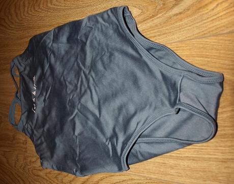 Dres na tanečnú, 140