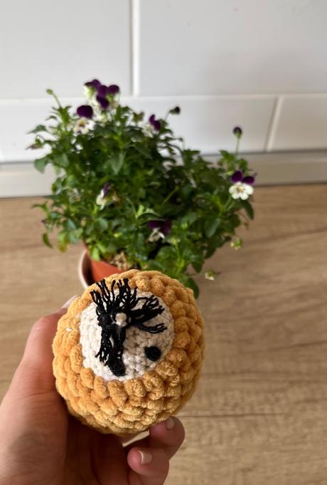 Nový handmade hačkovaný ježko,