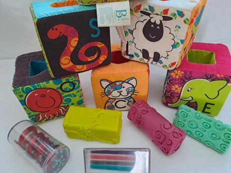 Textilne interaktivne kocky, 6m+, 