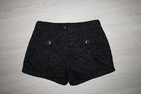 Kraťasy aj k leginám čierne vzrované, tu,140